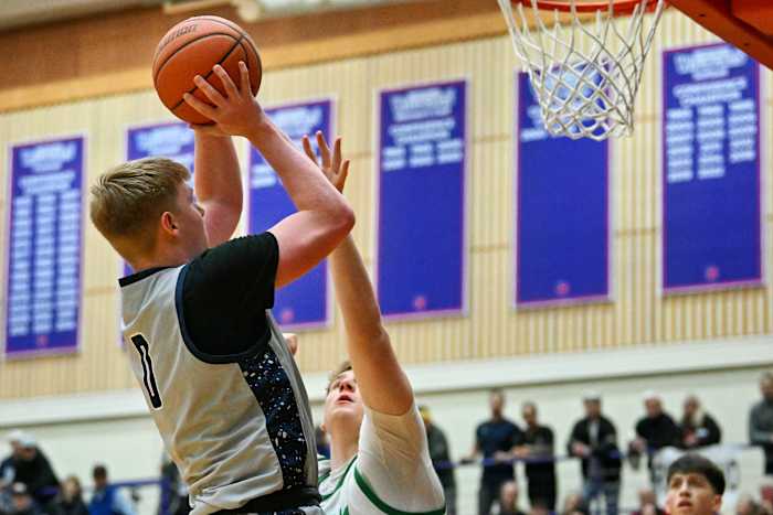 a Summit Wilsonville 5A Oregon boys basketball final 2024 Leon Neuschwander 22